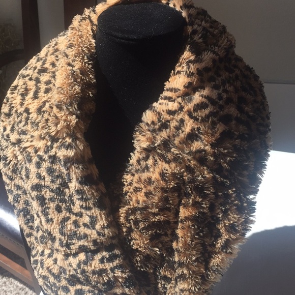 Intelex Group Accessories - Intelex Plush Leopard Heat Therapy Cozy Neck Wrap
